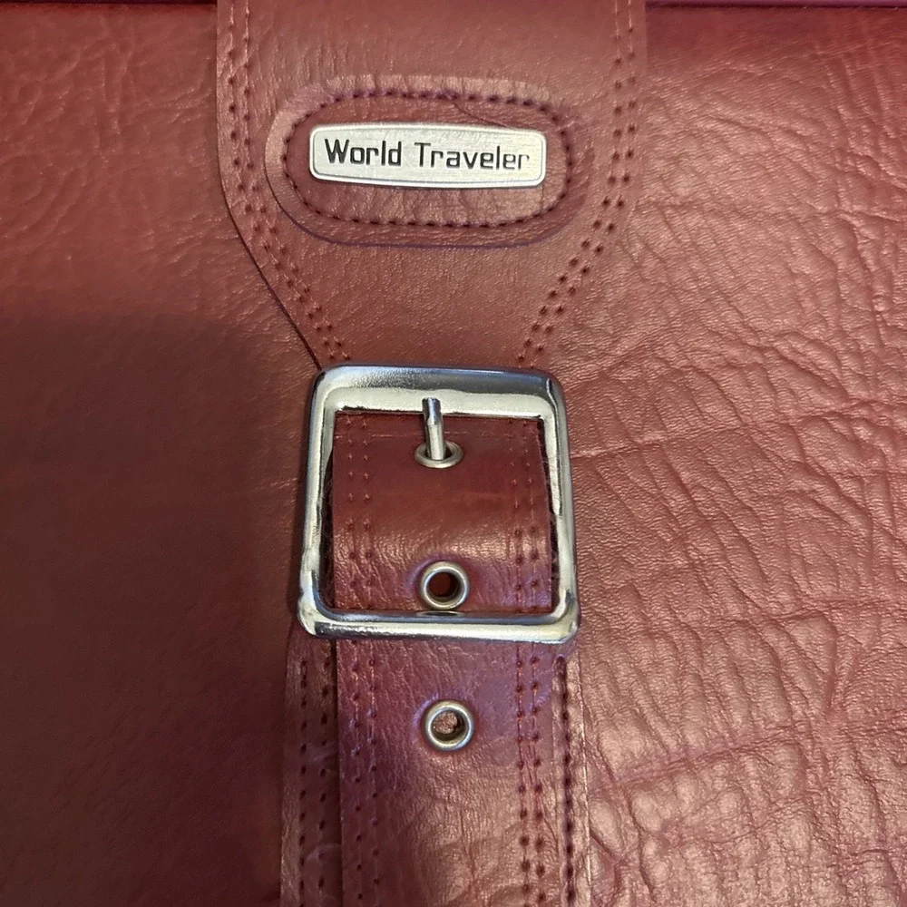 Vintage World Traveler Burgundy Leather Carry On Suitcase Travel Bag 21